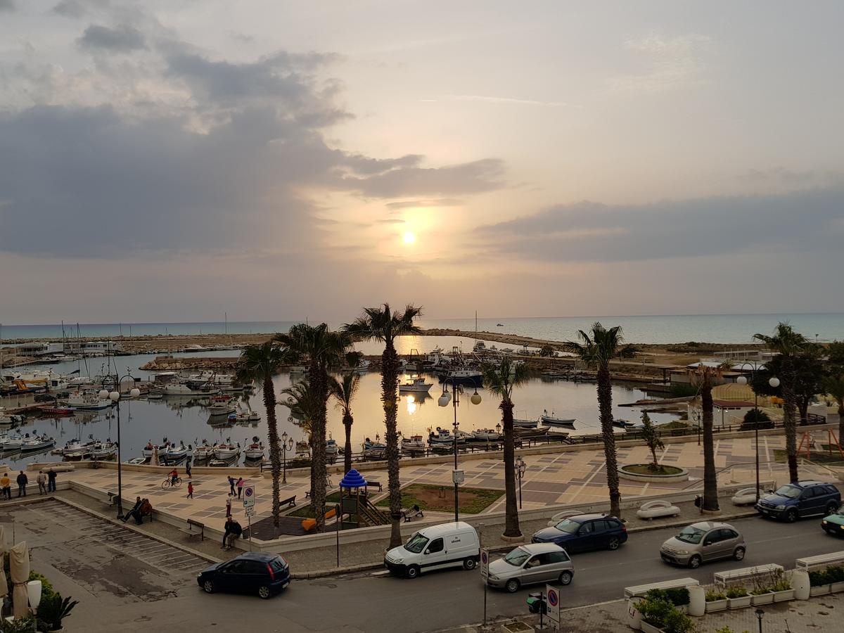 Terrazza Sul Porto Lägenhet Scoglitti Exteriör bild